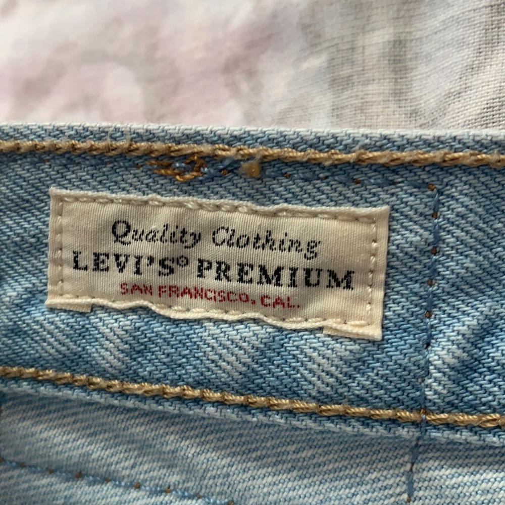 Levi’s Wedgie Short Blue Light Wash Button Fly Big E Jean Shorts Sz 28 - Picture 6 of 8